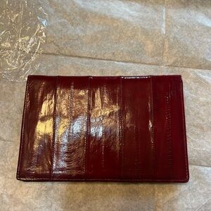 Burgundy eel skin bill fold